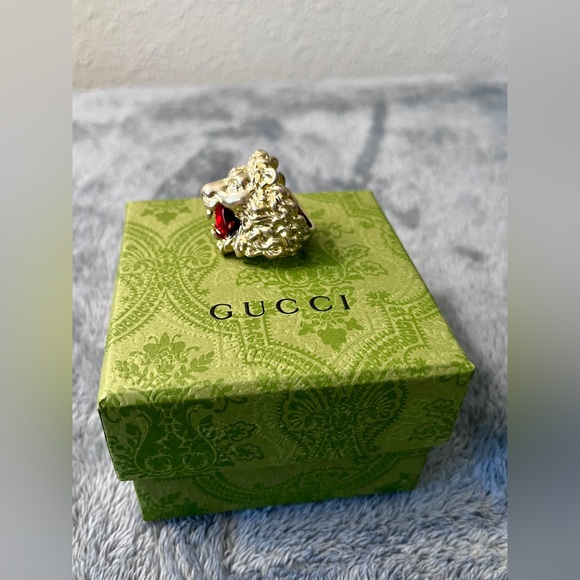 BRAND NEW Gucci Lion Head Gold Red Rhinestone Crystal Ring Size L - Picture 3 of 11